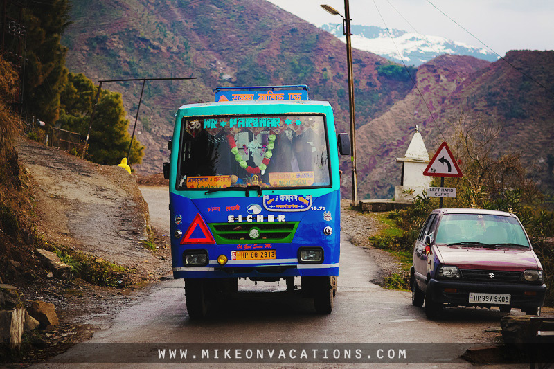 Mountain roads to Manali: what to expect on the way Mountain road Himachal Pradesh narrow road bus travel Manali safety