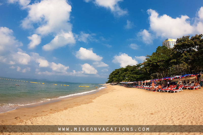 Dongtan Beach in the morning Morning at Dongtan Beach Pattaya